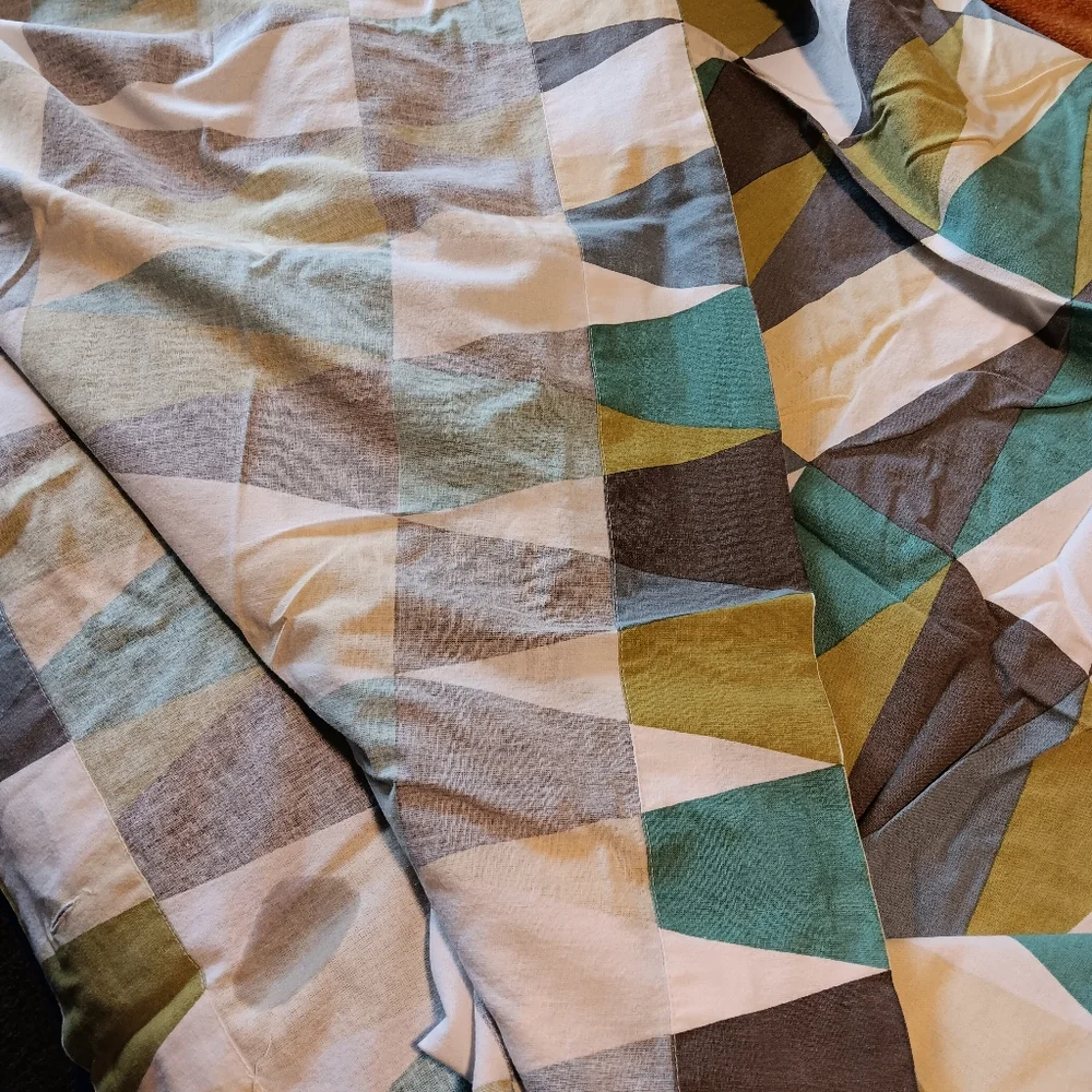 Geometric Triangle Cotton Bath Towel - Blue, Green, Gray, White